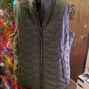 Woman’s reversible Free Country Vest